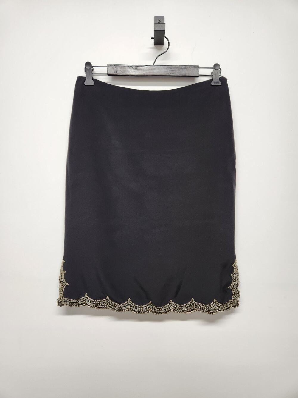 ECI New York Women's Classic Silk Embroidered/Beaded Skirt, Size 6, Black & Gold